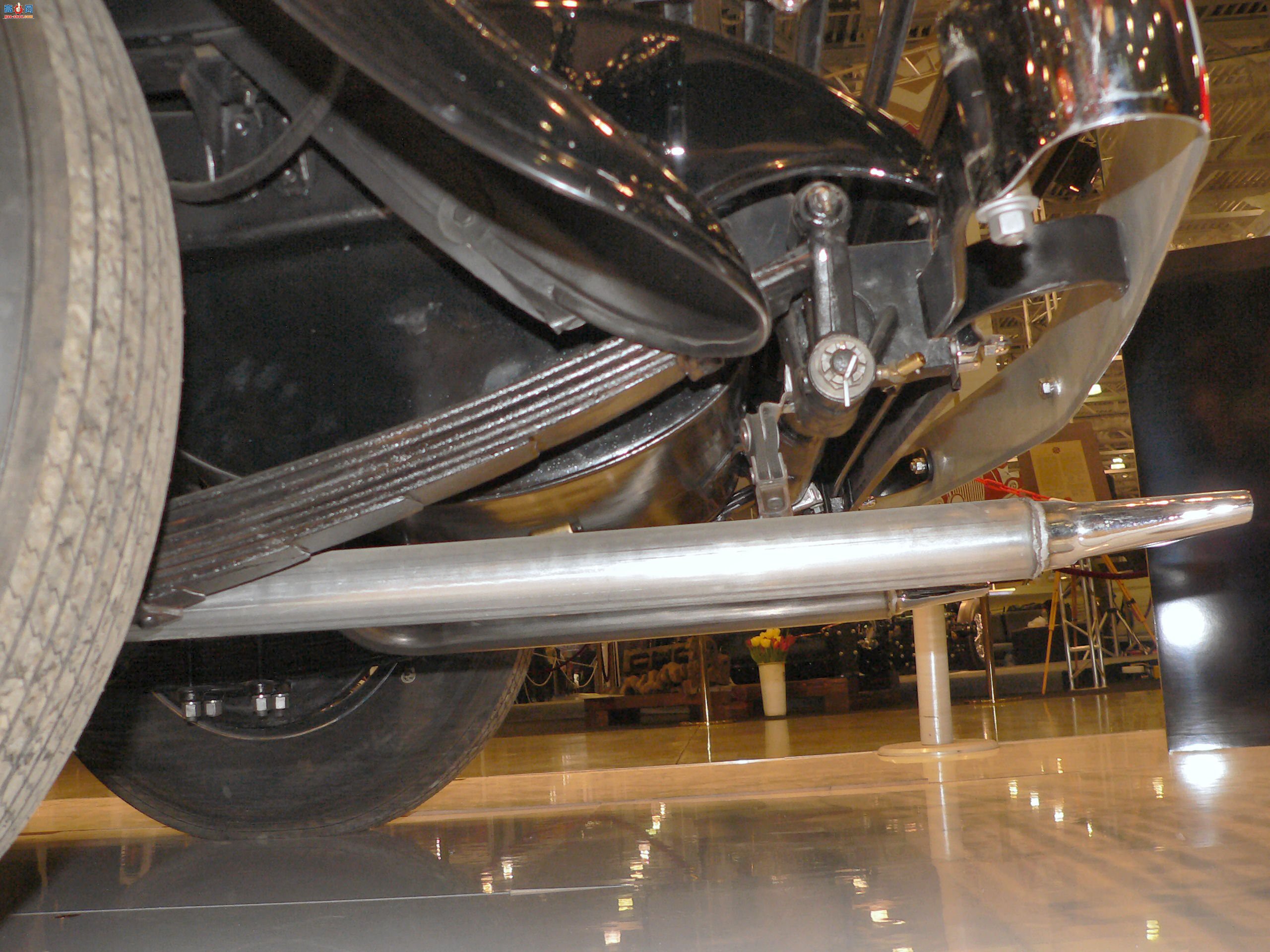 �� 1930 �������� V16 �˶��ܳ�