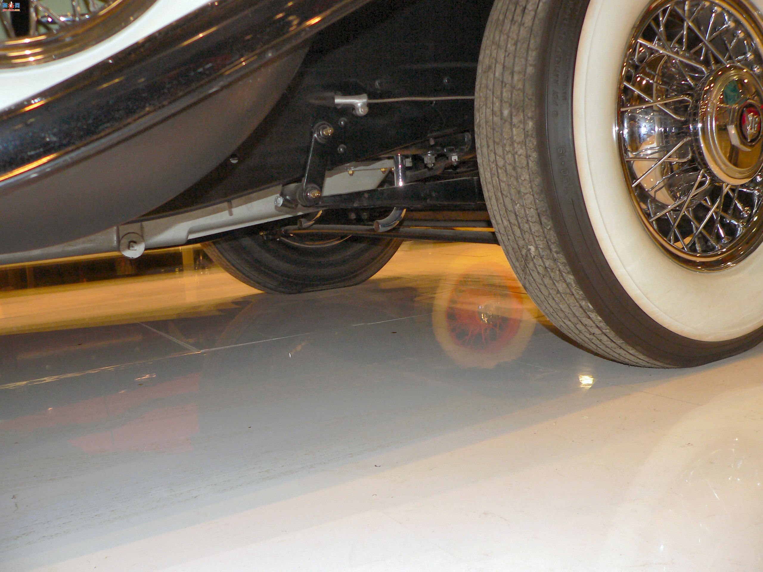 �� 1930 �������� V16 �˶��ܳ�