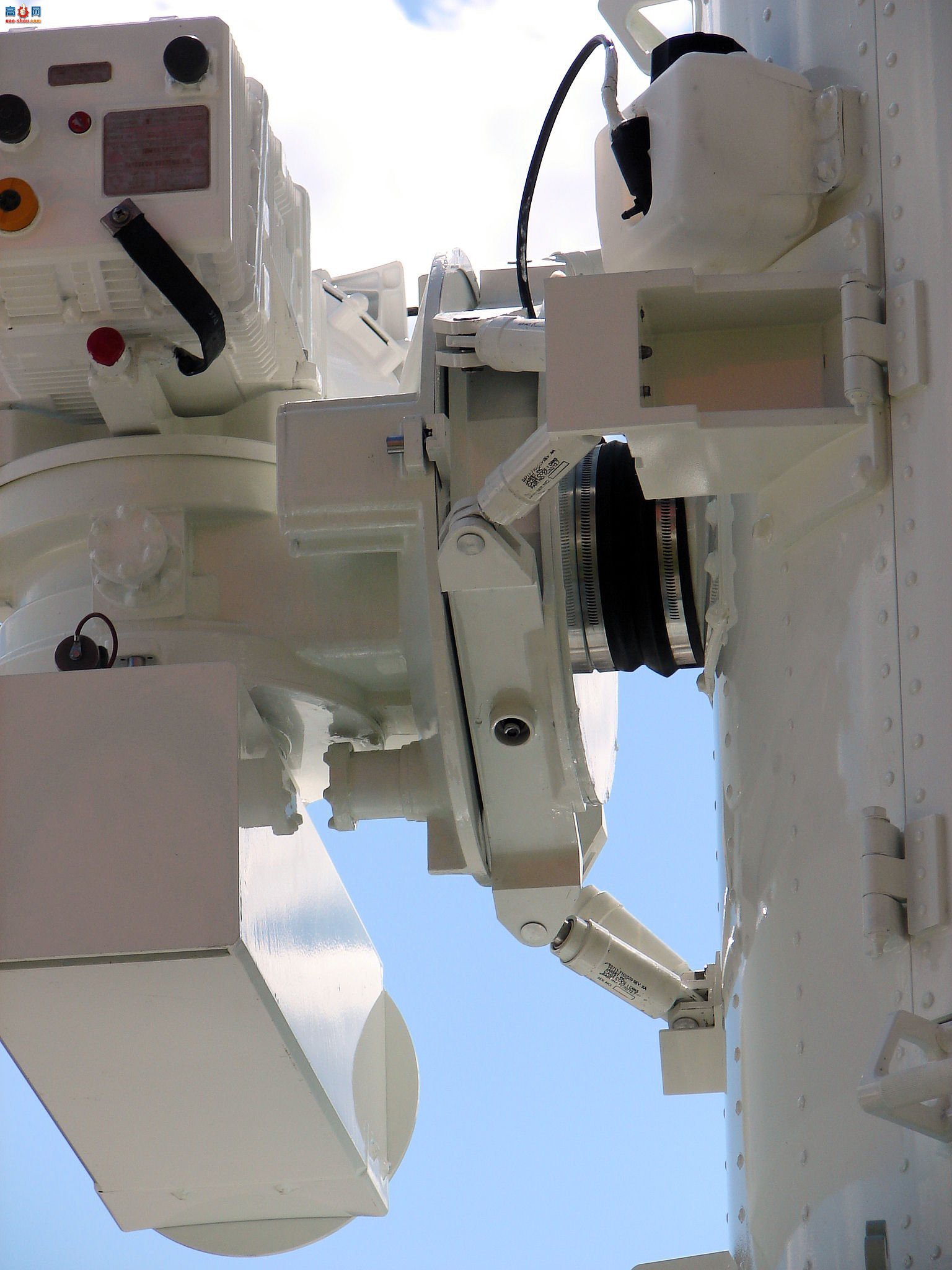 �� MK-15 �����ܼ���ϵͳ Phalanx CIWS