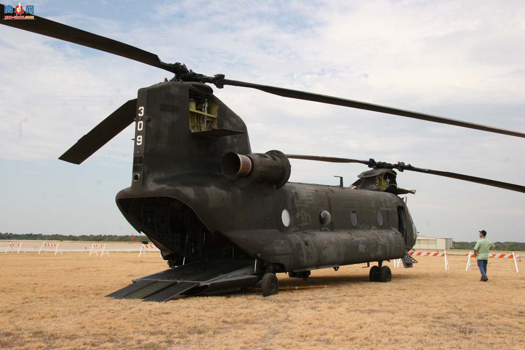 �� Ch-47D (92-0309) ֧ū�� ����ֱ����